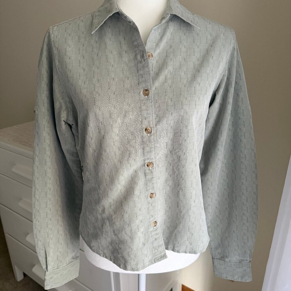 The North Face Button Down Blouse Textured Sage Womens Size S (EUC)